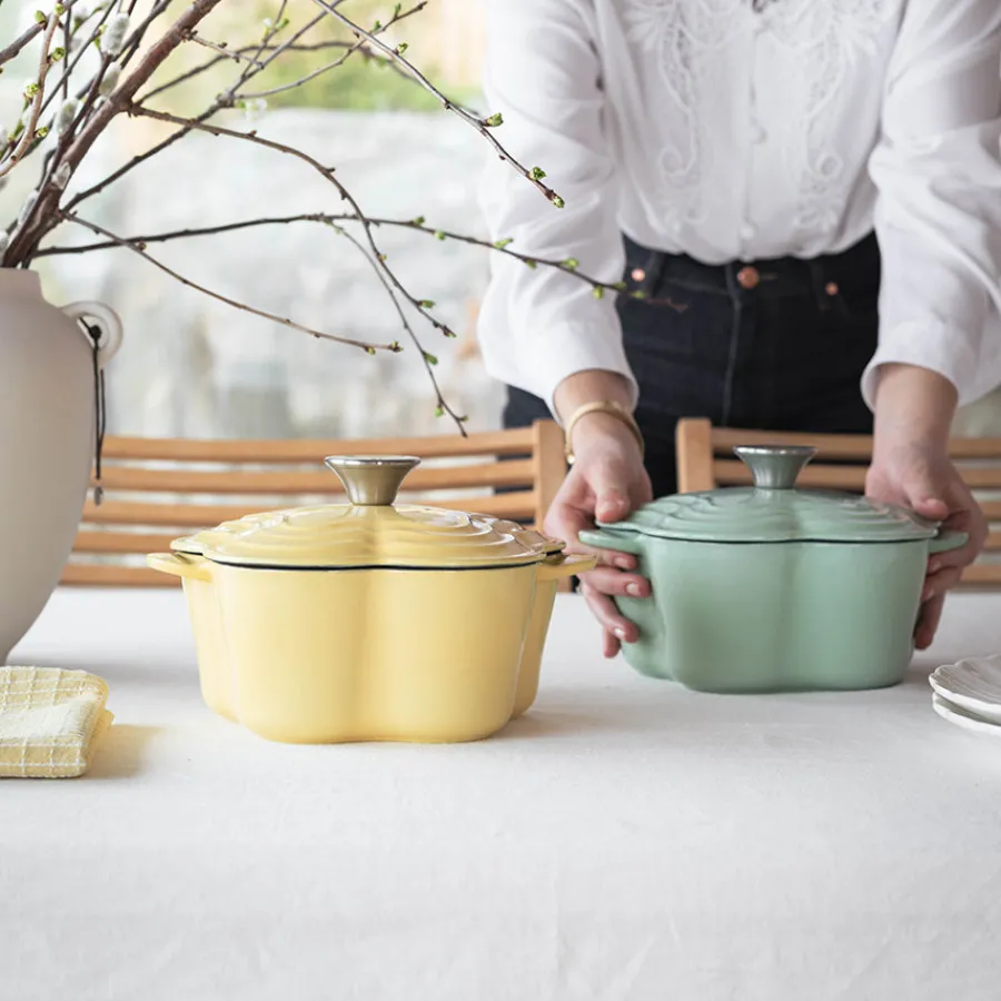 Easter Collection Støpejernsgryte Blomst 1.9L 30cm Gul<SEASONS Hot